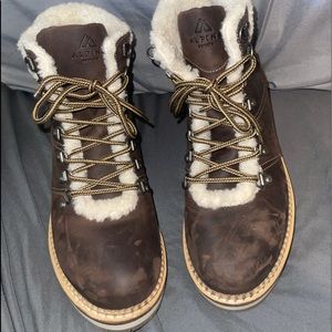 Alpine Design boots size 10, only worn once!